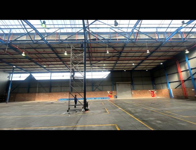 4,338M² WAREHOUSE TO LET IN SPARTAN